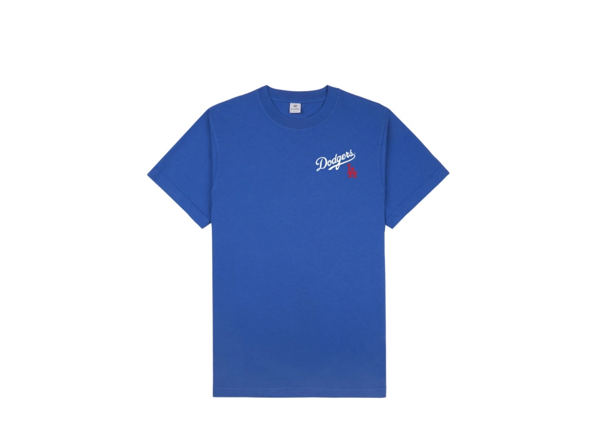 https://d2cva83hdk3bwc.cloudfront.net/spr-tsasrdststbw-sporty-rich-dodgers-serif-t-shirt-team-blue-white-1.jpg