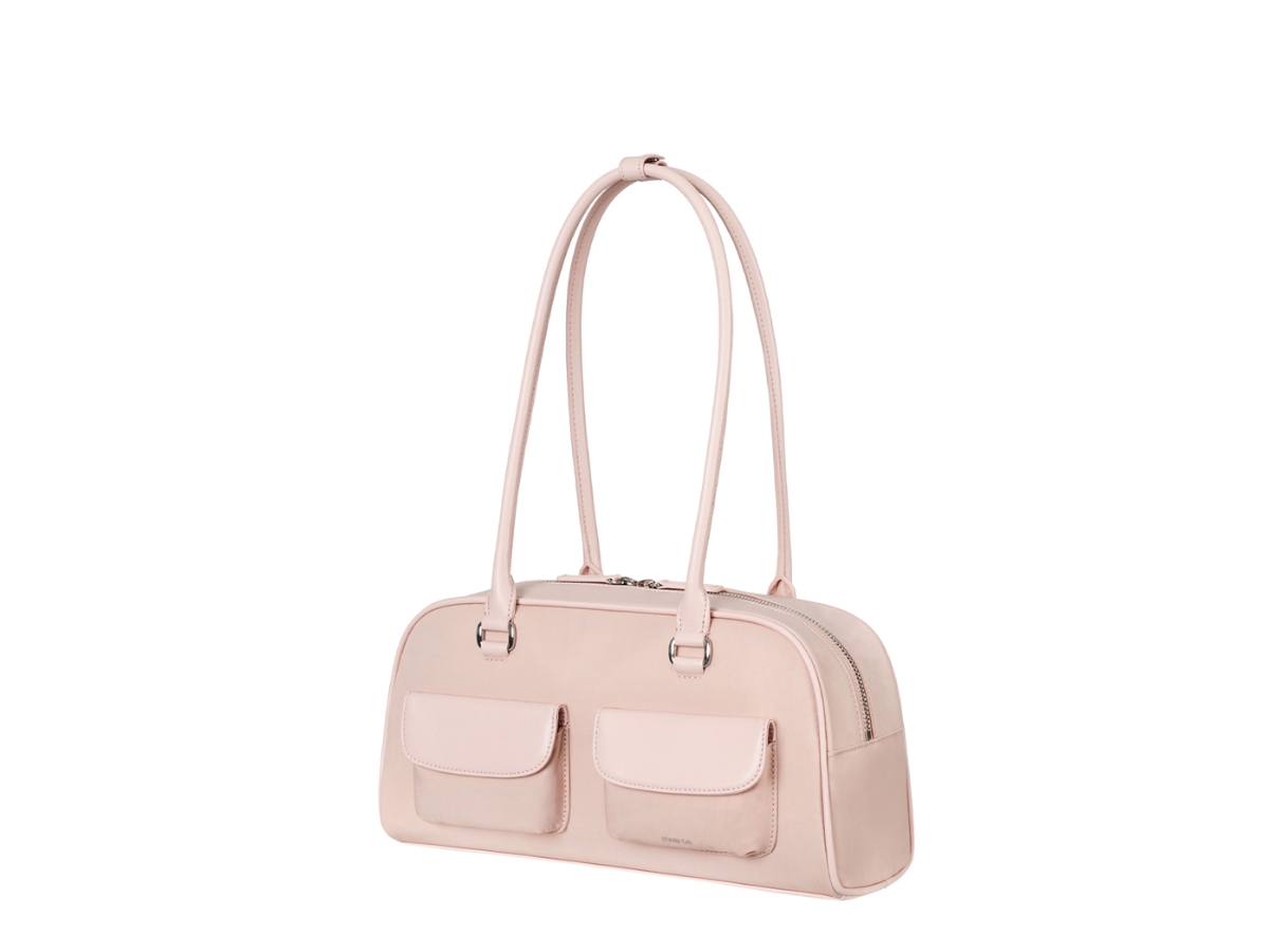 https://d2cva83hdk3bwc.cloudfront.net/stand-oil-chubby-bag-nylon-soft-pink-2.jpg