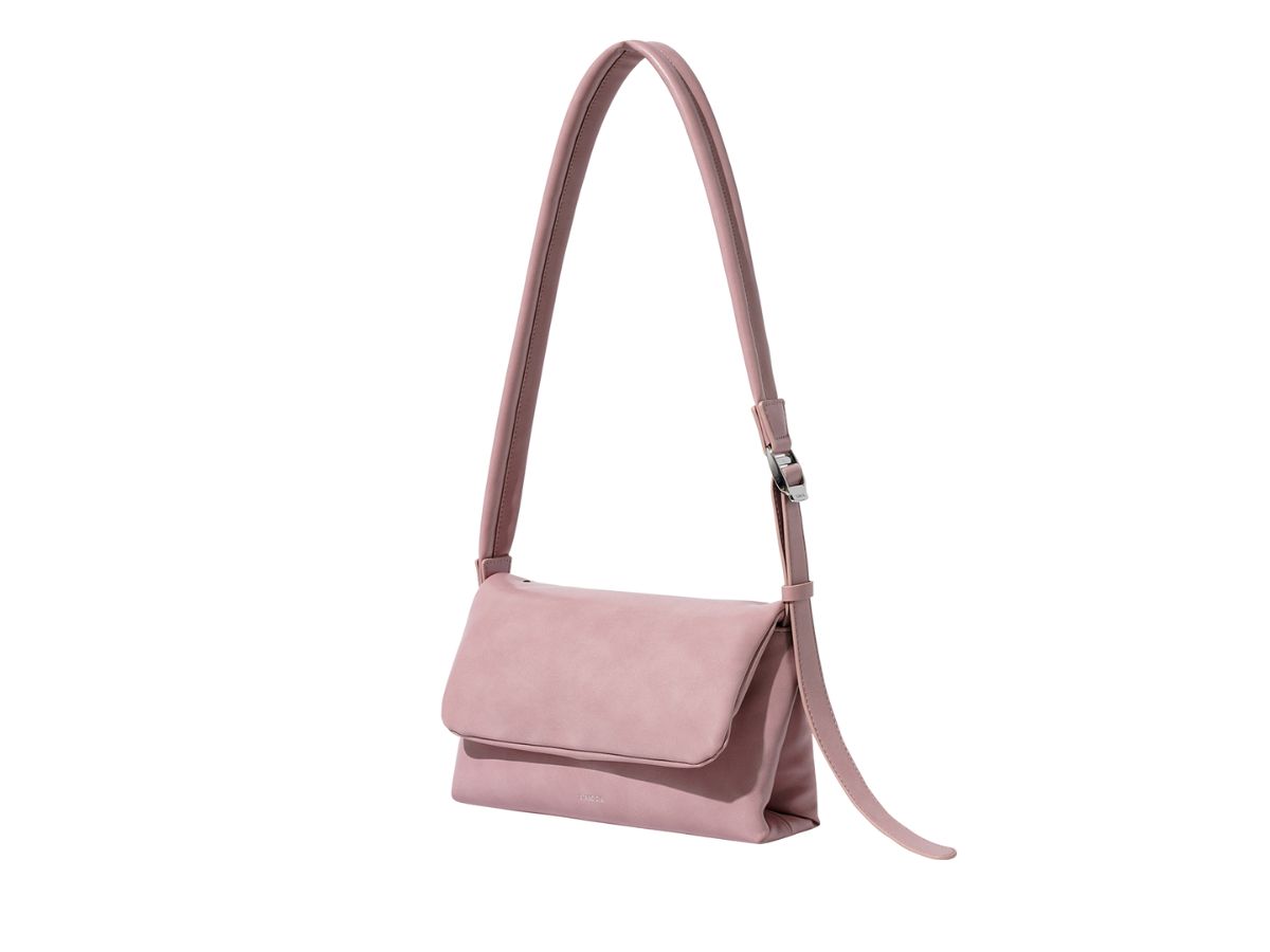 https://d2cva83hdk3bwc.cloudfront.net/stand-oil-fluffy-mini-in-vegan-leather-cotton-pink-2.jpg