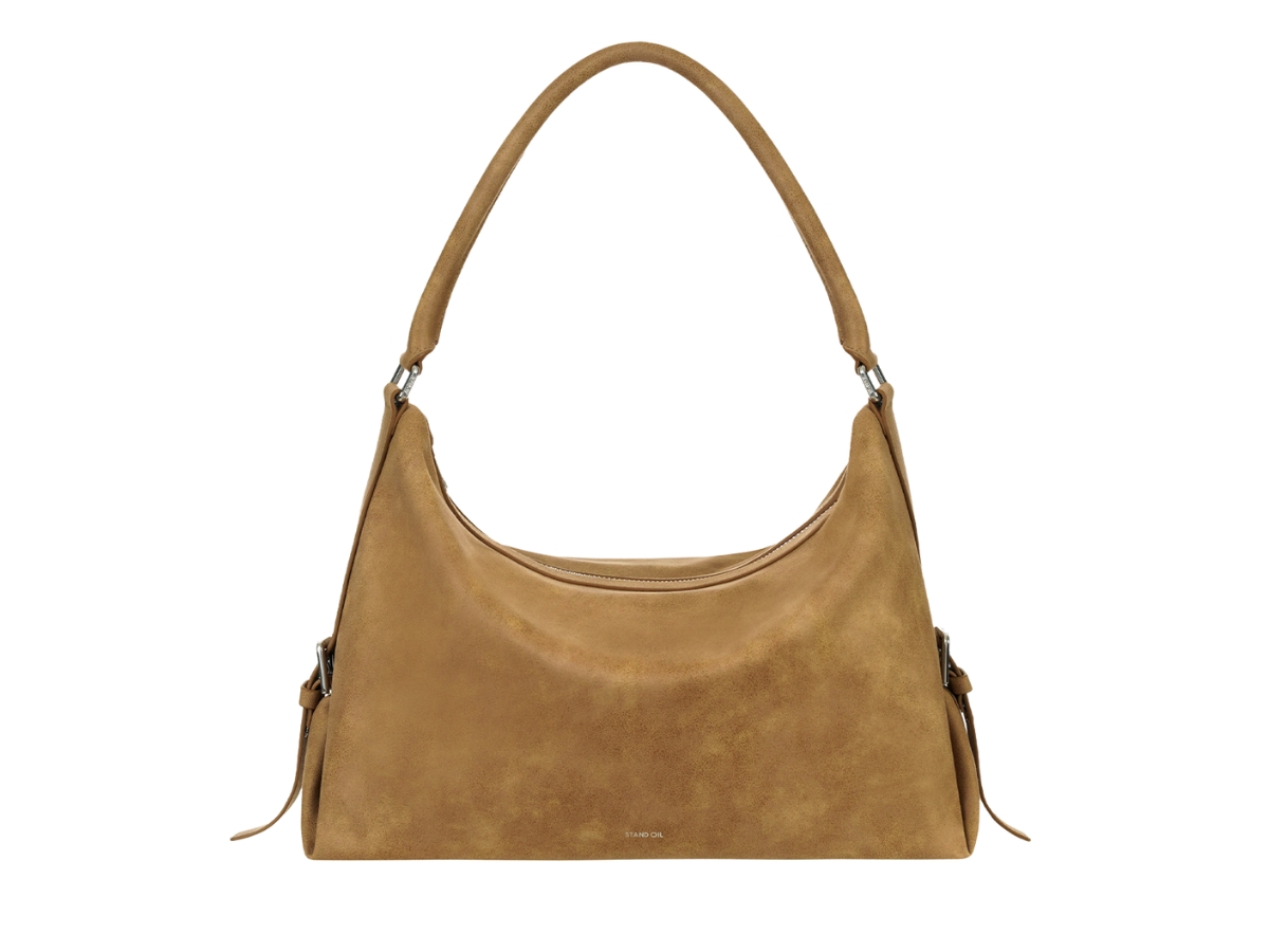 https://d2cva83hdk3bwc.cloudfront.net/stand-oil-mushy-bag-camel-1.jpg