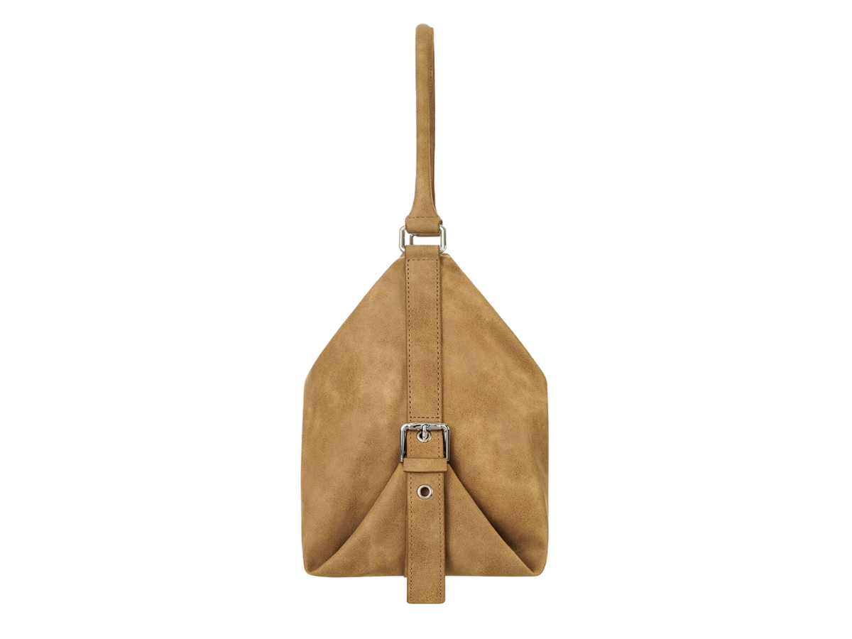 https://d2cva83hdk3bwc.cloudfront.net/stand-oil-mushy-bag-camel-3.jpg