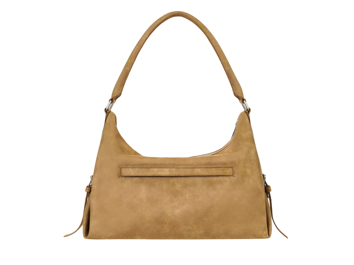https://d2cva83hdk3bwc.cloudfront.net/stand-oil-mushy-bag-camel-4.jpg