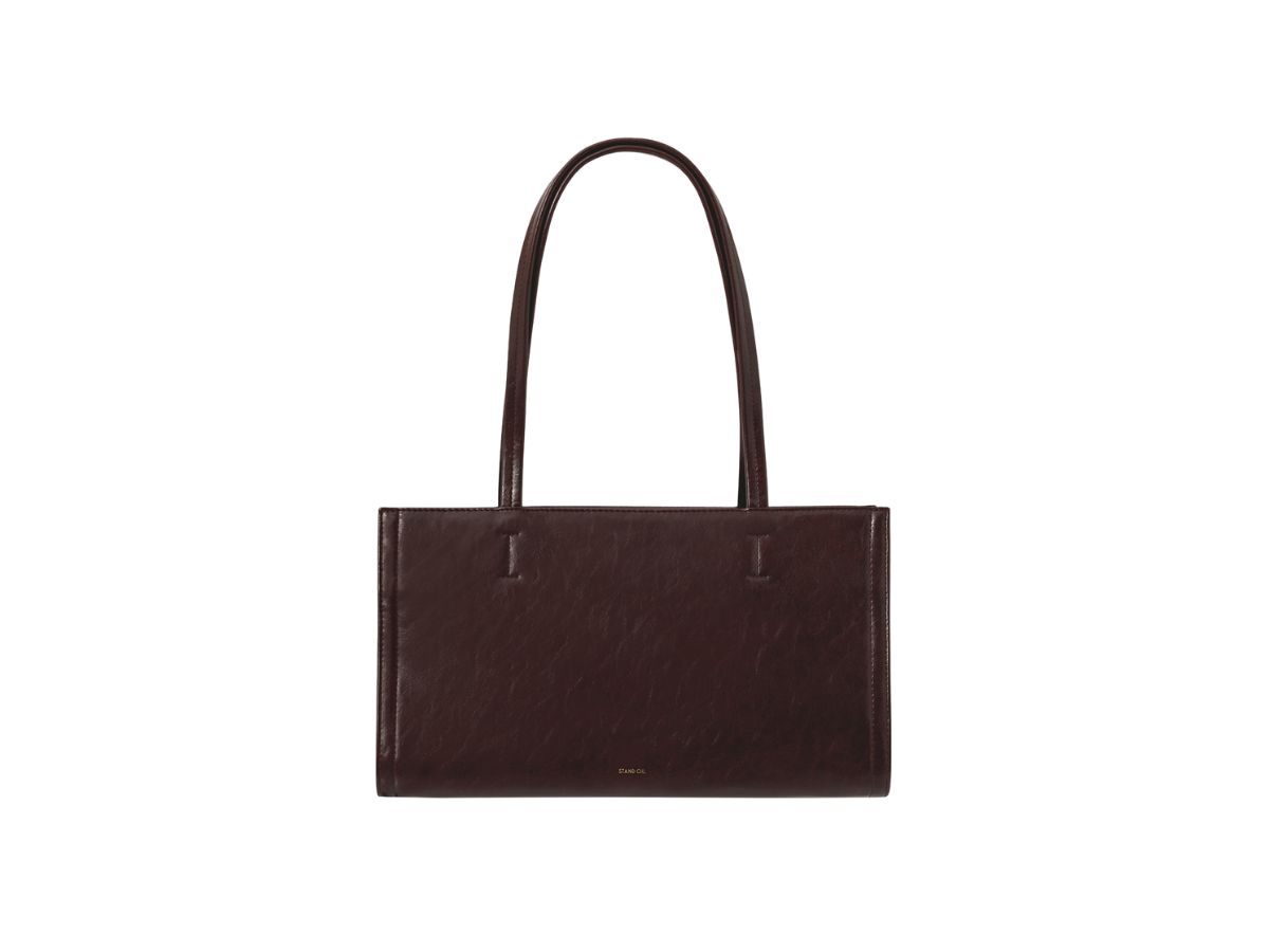 https://d2cva83hdk3bwc.cloudfront.net/stand-oil-oblong-bag-in-vegan-leather-marron-1.jpg