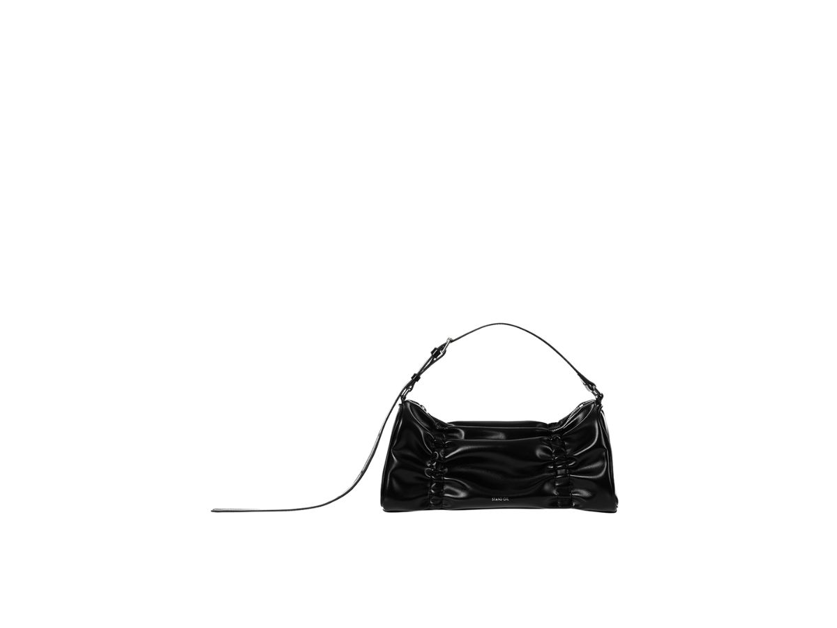 https://d2cva83hdk3bwc.cloudfront.net/stand-oil-pleats-bag-black-4.jpg