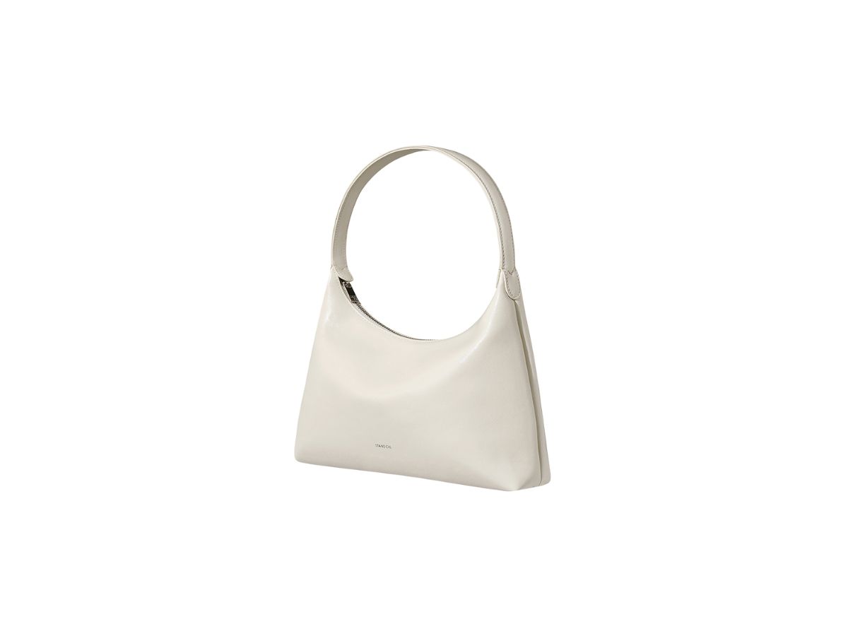 https://d2cva83hdk3bwc.cloudfront.net/stand-oil-plump-bag-in-glossy-and-soft-touch-materials-cream-2.jpg