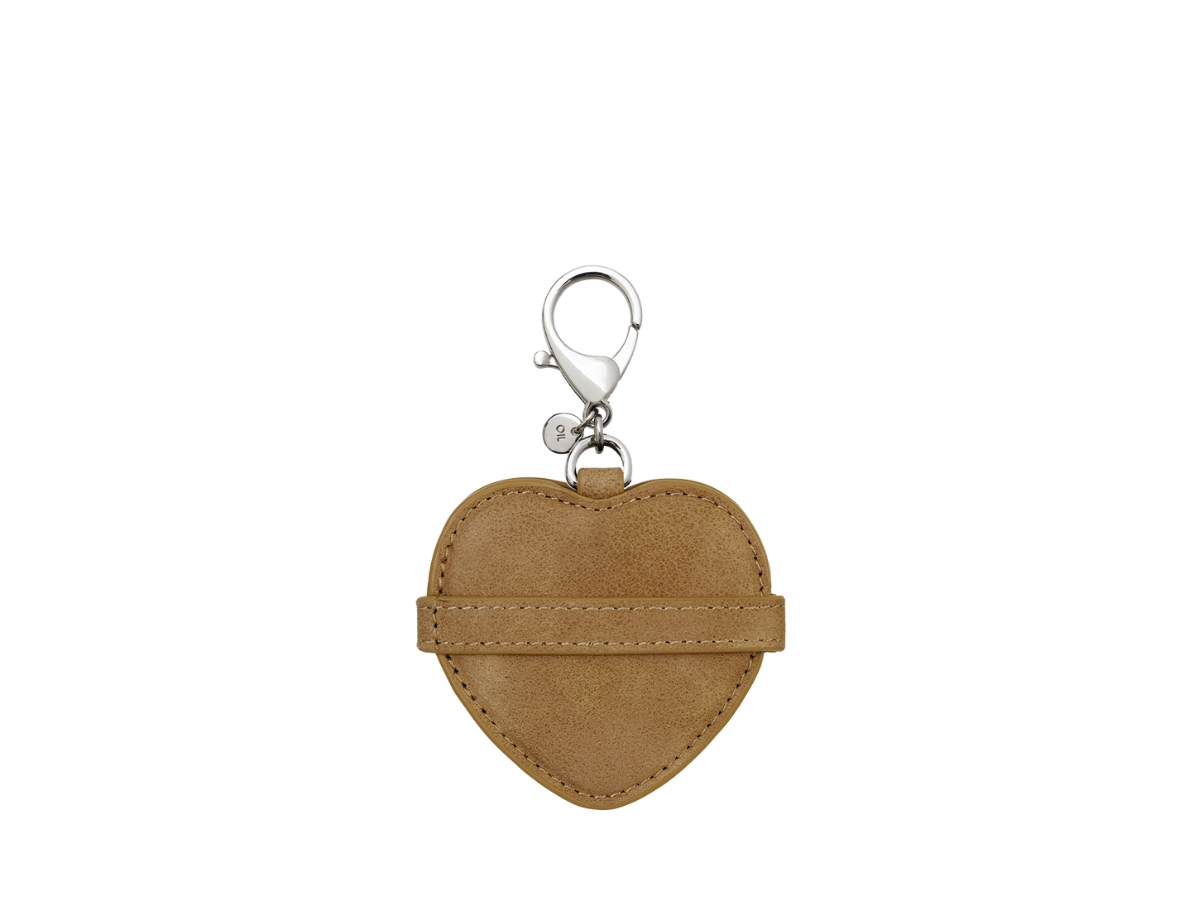 https://d2cva83hdk3bwc.cloudfront.net/sto-kcasobmkc-stand-oil-belted-mirror-keyring-camel-2.jpg