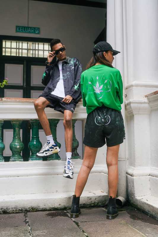 https://d2cva83hdk3bwc.cloudfront.net/stonedandco_blessed---union-shorts-3.jpg