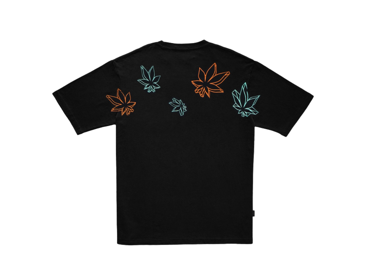 https://d2cva83hdk3bwc.cloudfront.net/stonedandco_shine---sculpture-tee-black-2.jpg