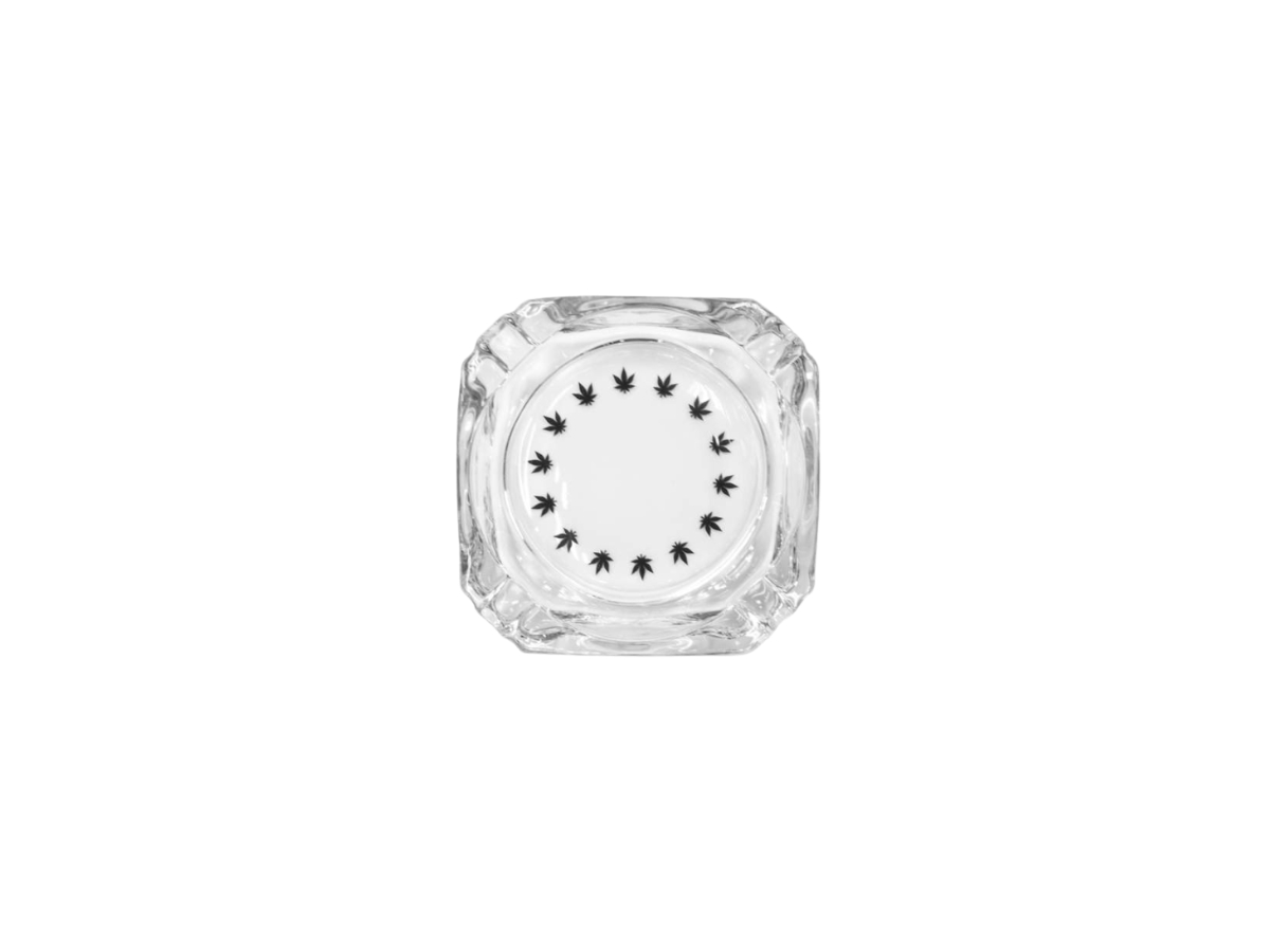 https://d2cva83hdk3bwc.cloudfront.net/stonedandco_stoned-nexus-glass-ashtray-1.jpg