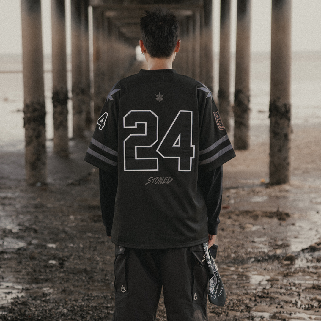 https://d2cva83hdk3bwc.cloudfront.net/stonedandco_void---nfl-jersey-black-7.jpg