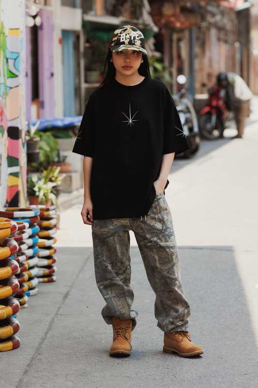 https://d2cva83hdk3bwc.cloudfront.net/stonedandco_wbb---celestial-tee-black-3.jpg