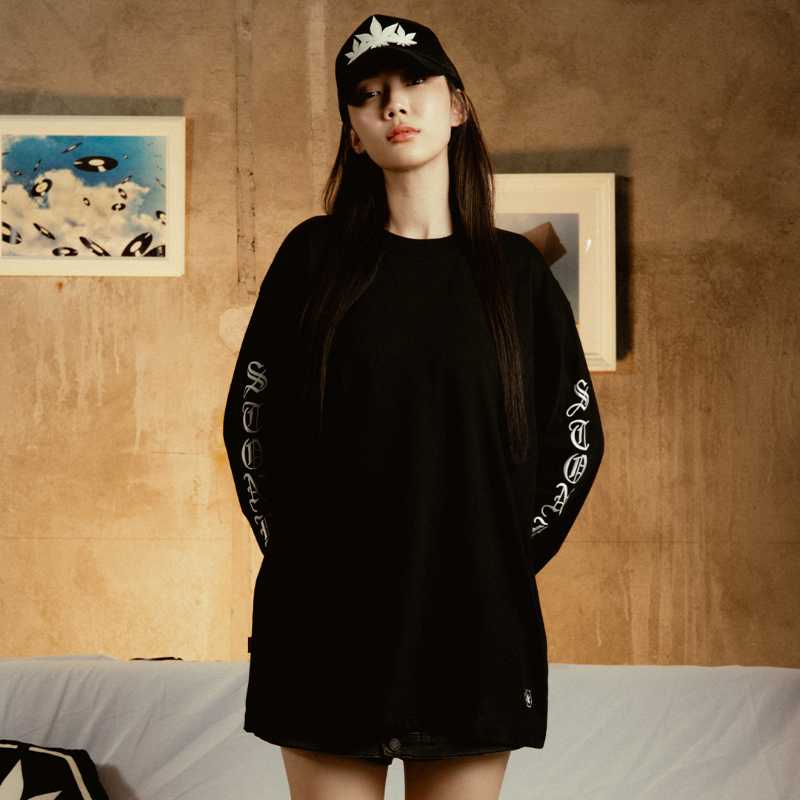 https://d2cva83hdk3bwc.cloudfront.net/stonedandco_wbb25---letter-l-s-tee-black-3.jpg