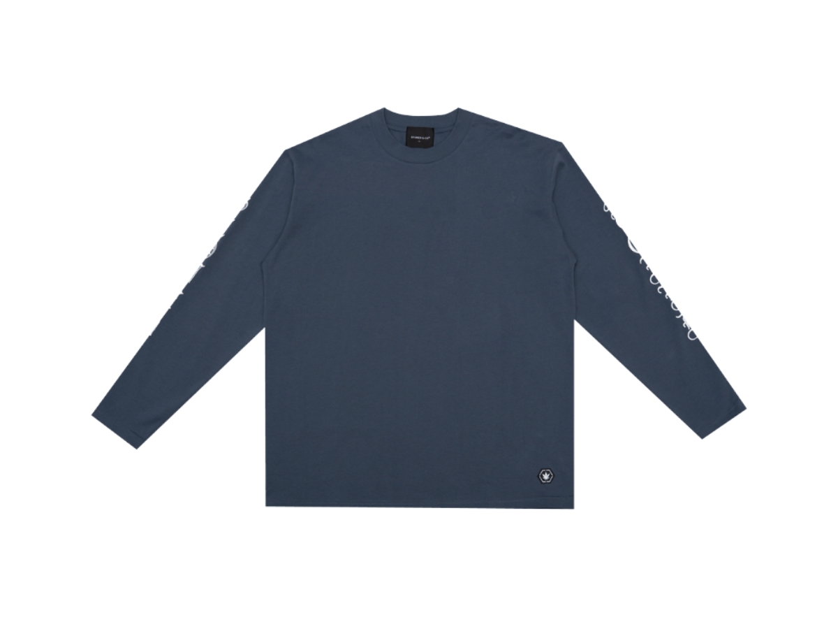 https://d2cva83hdk3bwc.cloudfront.net/stonedandco_wbb25---letter-l-s-tee-navy-1.jpg