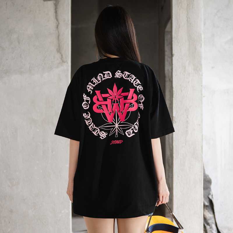 https://d2cva83hdk3bwc.cloudfront.net/stonedandco_wbb25--emblem-tee-black--5.jpg