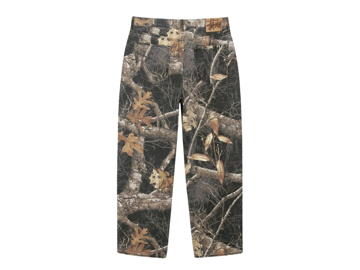 https://d2cva83hdk3bwc.cloudfront.net/stussy-big-ol--jean-realtree-edge-black-2.jpg