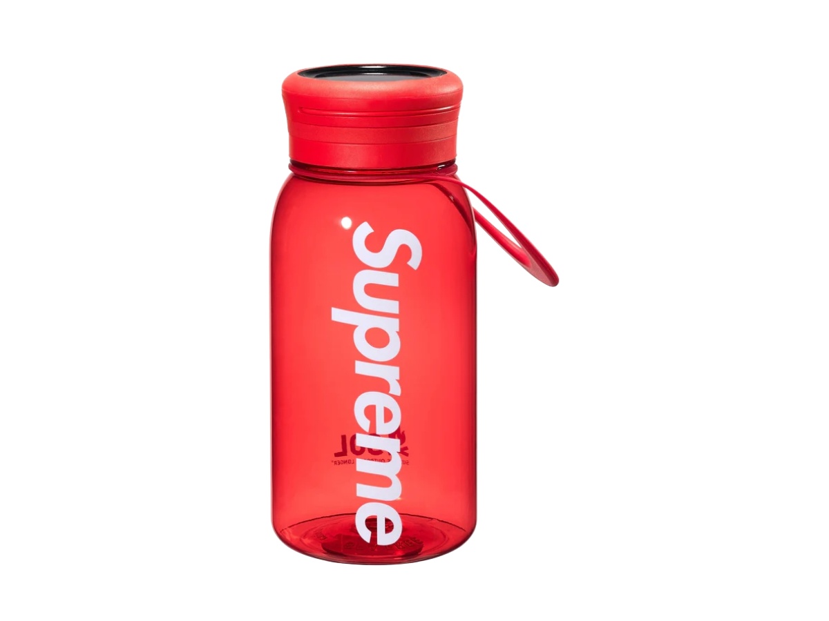 https://d2cva83hdk3bwc.cloudfront.net/sup-awcsswblr-supreme-sol-water-bottle-lantern-red-1.jpg