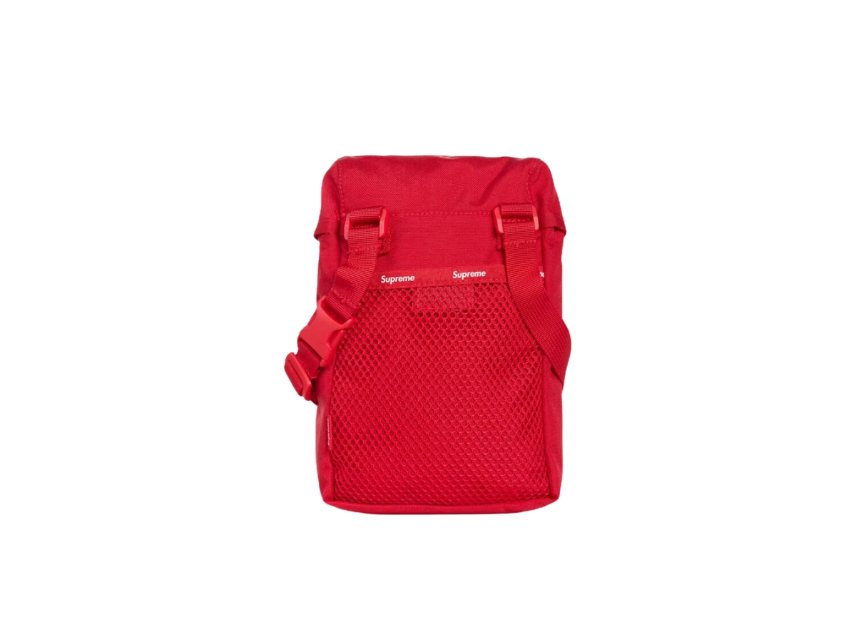 https://d2cva83hdk3bwc.cloudfront.net/supreme-camera-bag-red-fw24-2.jpg