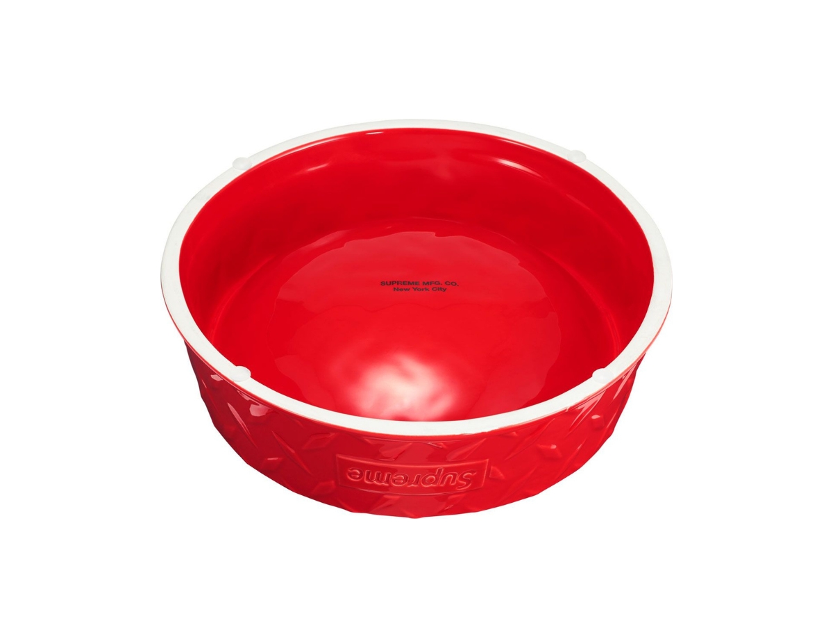 sasom-supreme-diamond-plate-dog-bowl-red