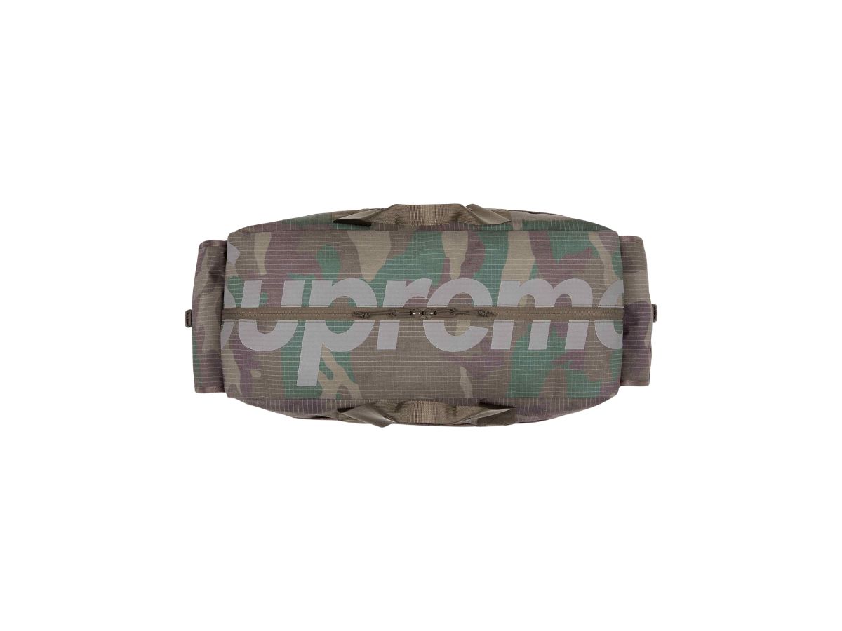 https://d2cva83hdk3bwc.cloudfront.net/supreme-duffle-bag-woodland-camo--ss24--4.jpg