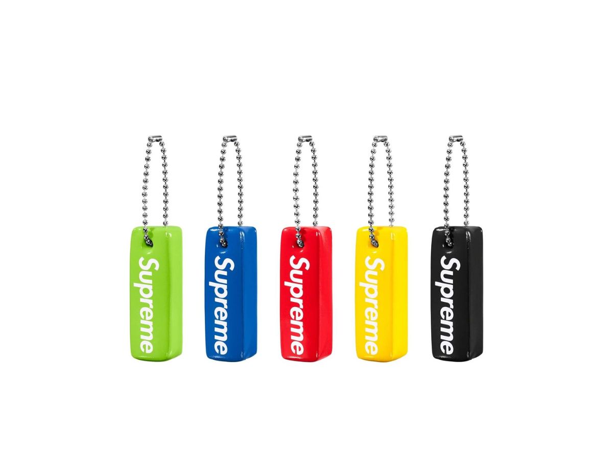 Supreme Floating Keychain SUPREME PUFFY KEYCHAIN FLOCKED [3