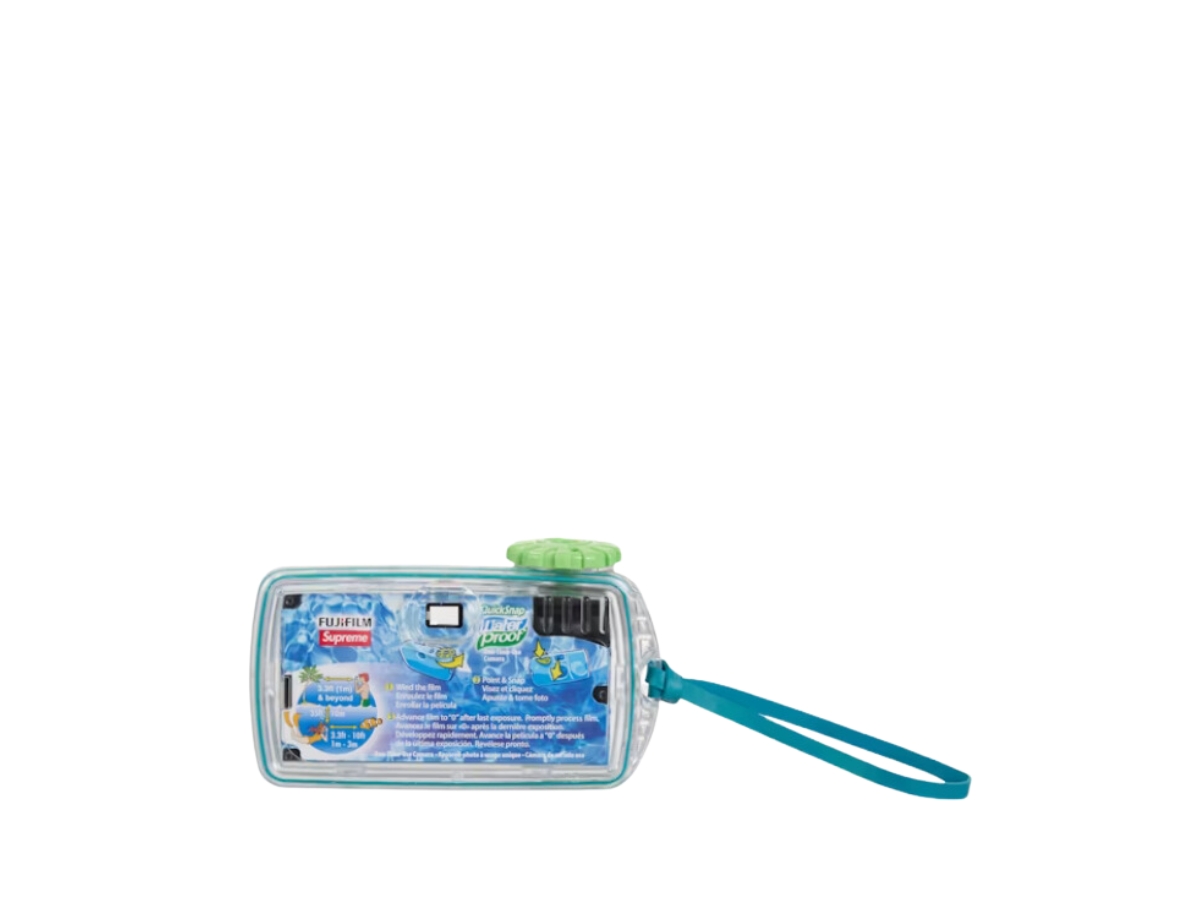 https://d2cva83hdk3bwc.cloudfront.net/supreme-fujiflim-waterproof-camera-blue-ss24-3.jpg