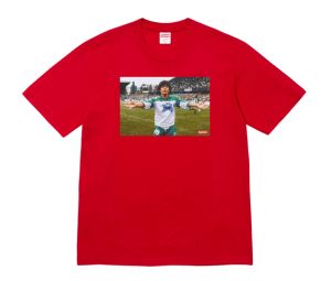 SASOM | apparel Supreme Maradona Tee Red (SS24) Check the latest