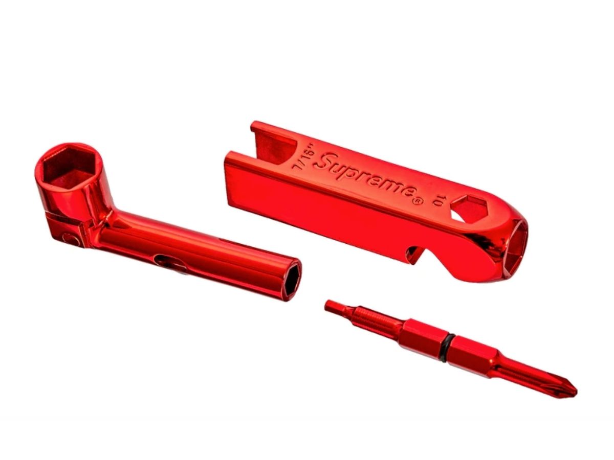 https://d2cva83hdk3bwc.cloudfront.net/supreme-pipe-skate-key-red-2.jpg