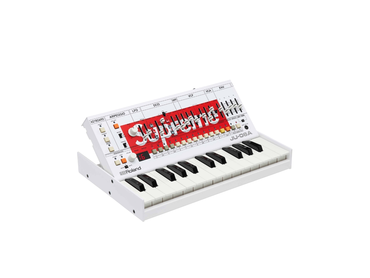 https://d2cva83hdk3bwc.cloudfront.net/supreme-roland-ju-06a-synthesizer-white-ss24-2.jpg