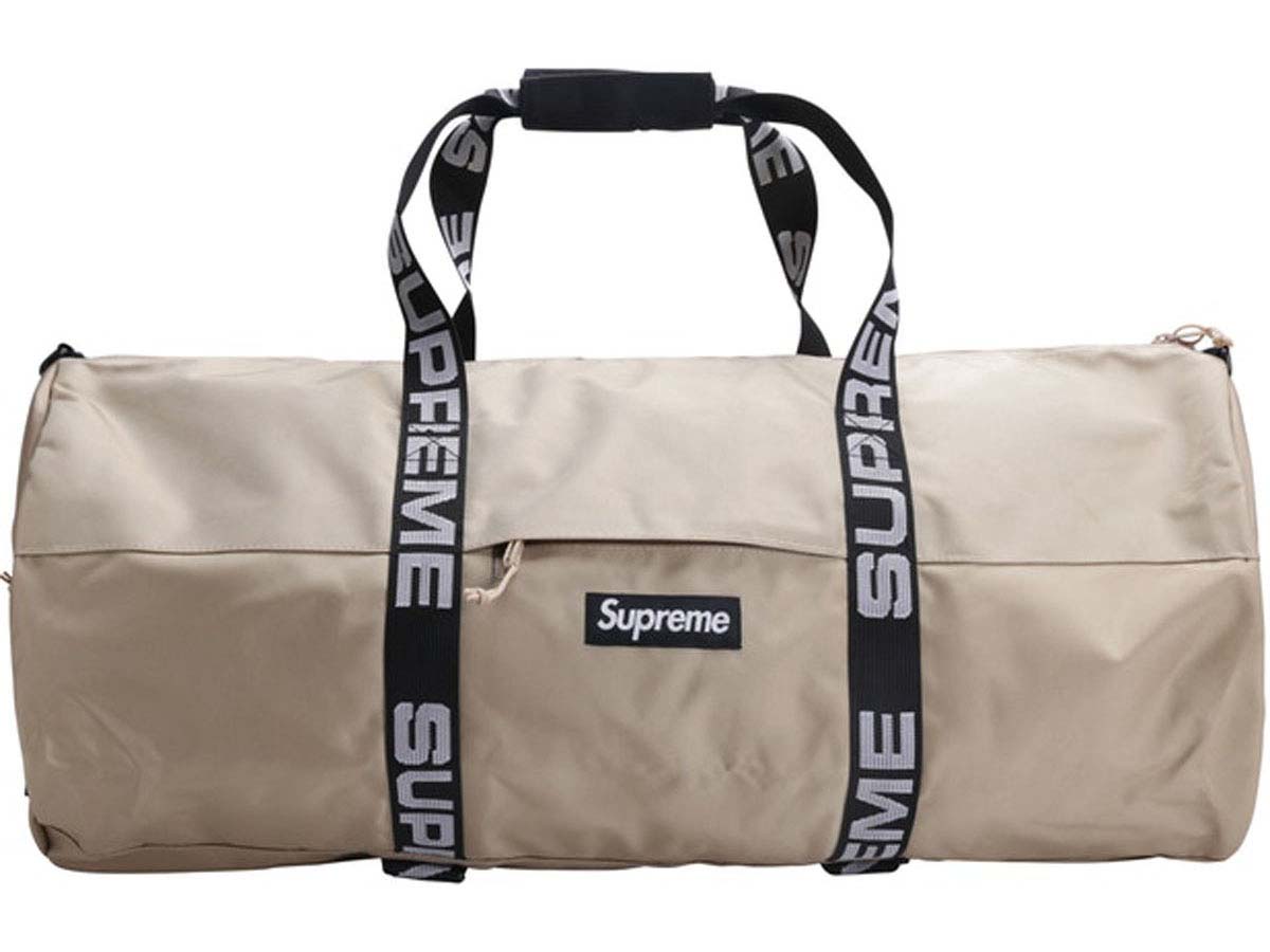 Supreme Duffle Bag in Purple Polyester ref.608627 - Joli Closet