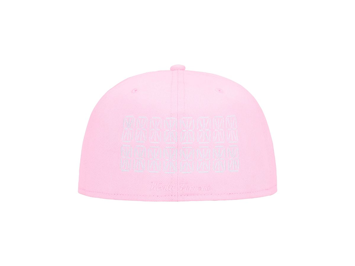 https://d2cva83hdk3bwc.cloudfront.net/supreme-sharpie-box-logo-new-era-pink--ss24--2.jpg