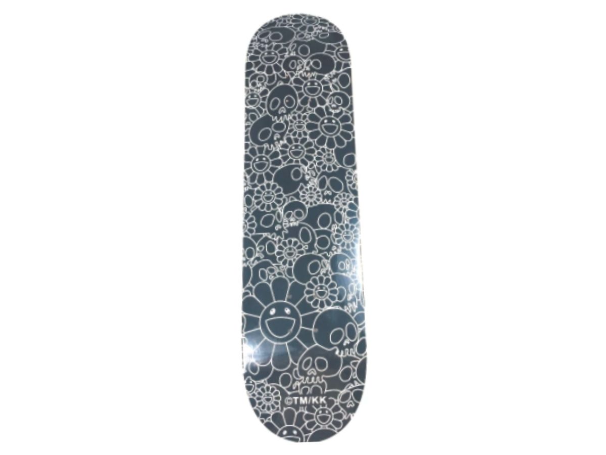 https://d2cva83hdk3bwc.cloudfront.net/takashi-murakami--black-flower-sketeboard-deck-2.jpg