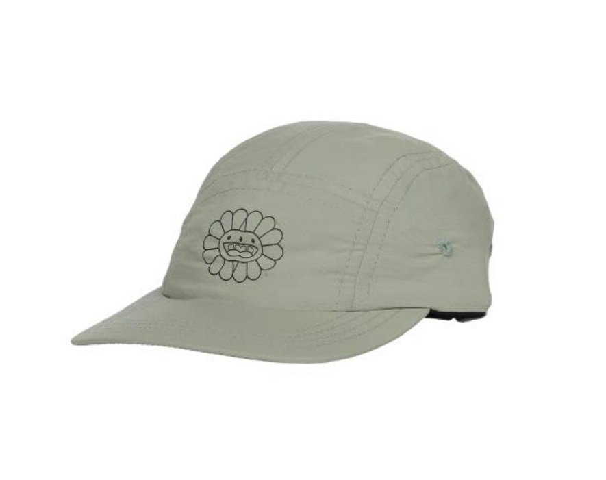 https://d2cva83hdk3bwc.cloudfront.net/takashi-murakami-mutated-flowers-5-panel-hat-grey-2.jpg