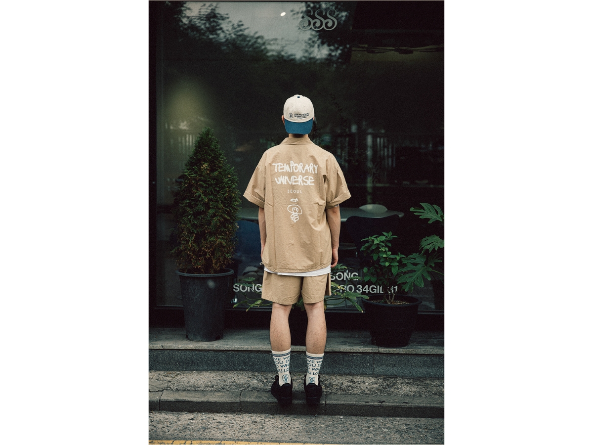 https://d2cva83hdk3bwc.cloudfront.net/temporary-universe-logo-oversized-nylon-outdoor-pants-beige-4.jpg