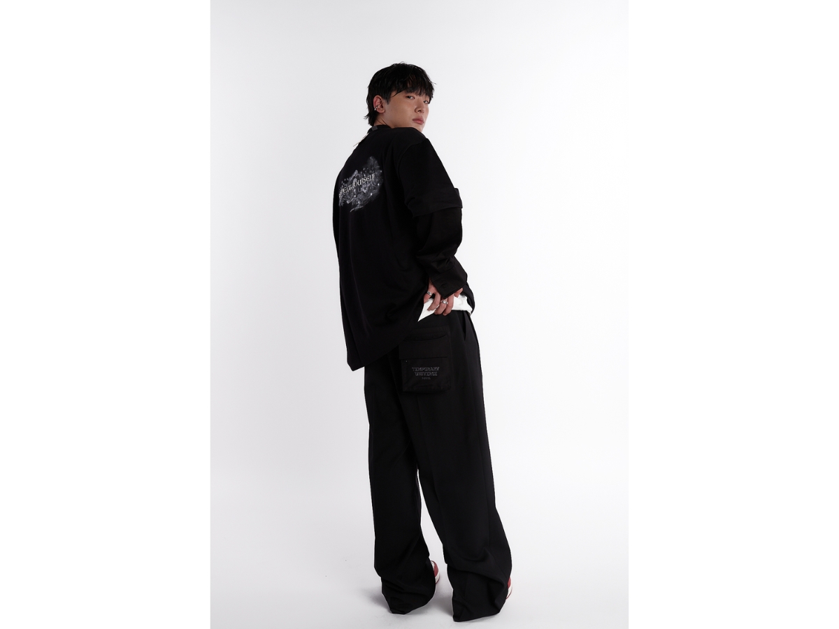 https://d2cva83hdk3bwc.cloudfront.net/temporary-universe-widefit-long-pants-black-4.jpg