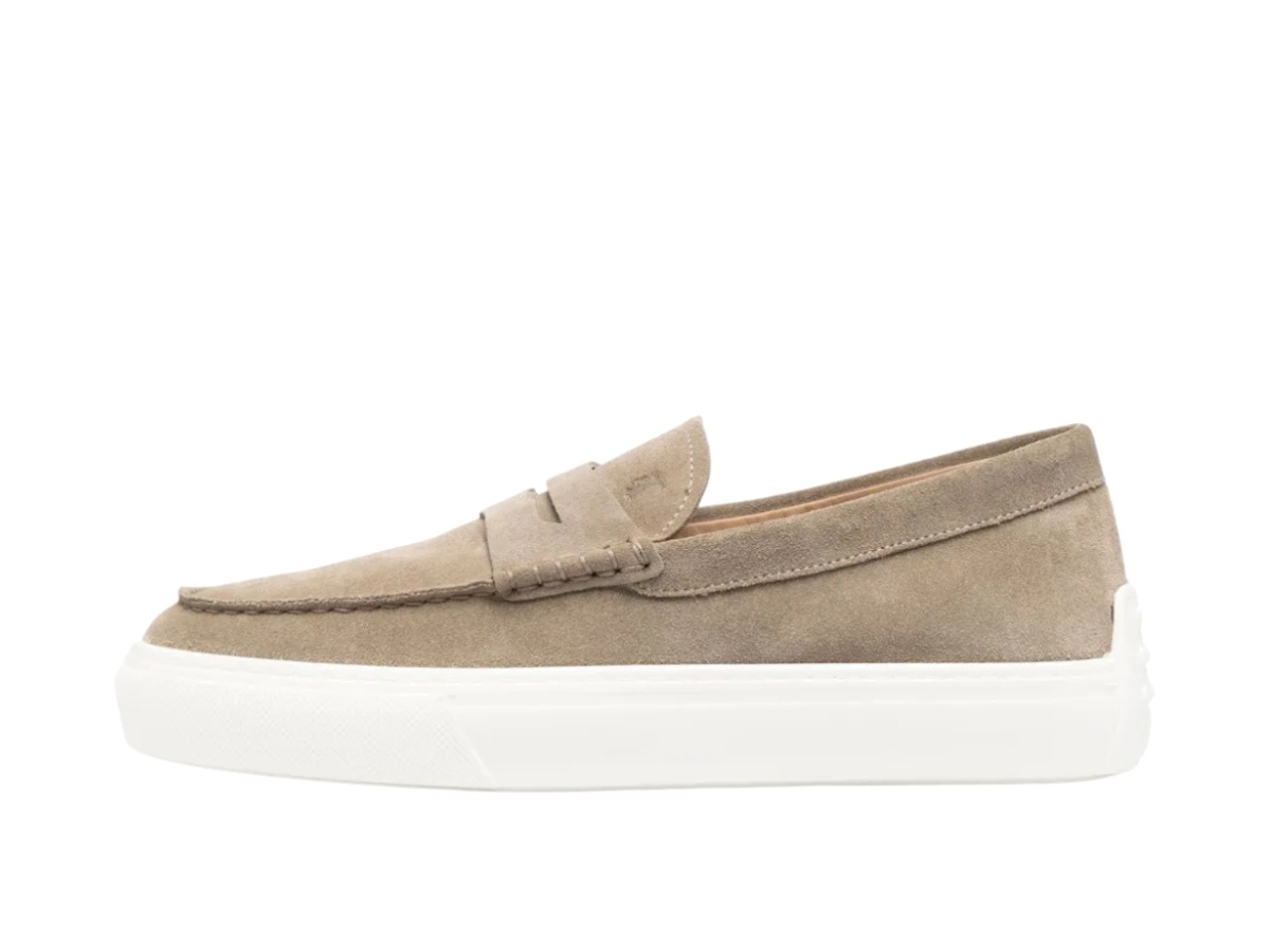 https://d2cva83hdk3bwc.cloudfront.net/tods-espstsrtrsslb-tod-s-round-toe-rubber-sole-suede-loafers-beige-2.jpg