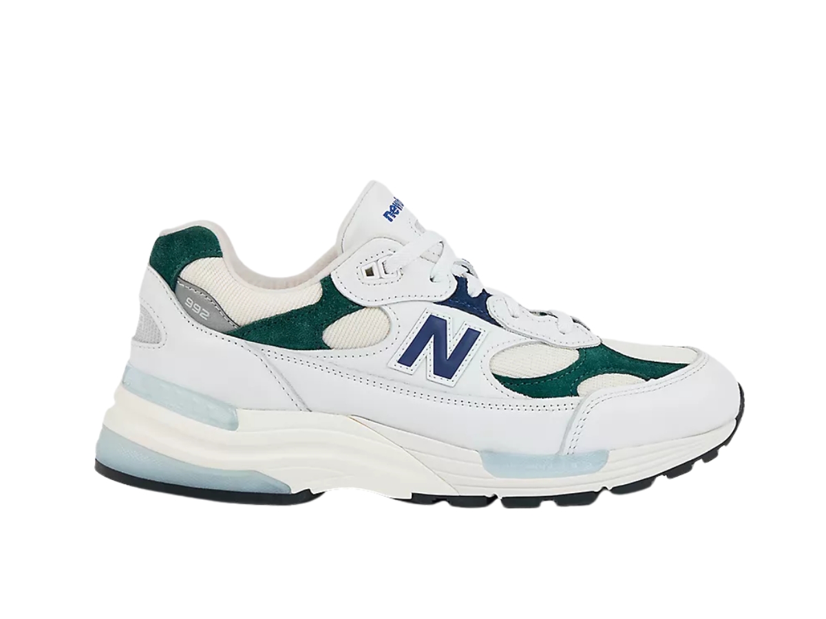 https://d2cva83hdk3bwc.cloudfront.net/u992gb-new-balance-992-white-marsh-green-1.jpg