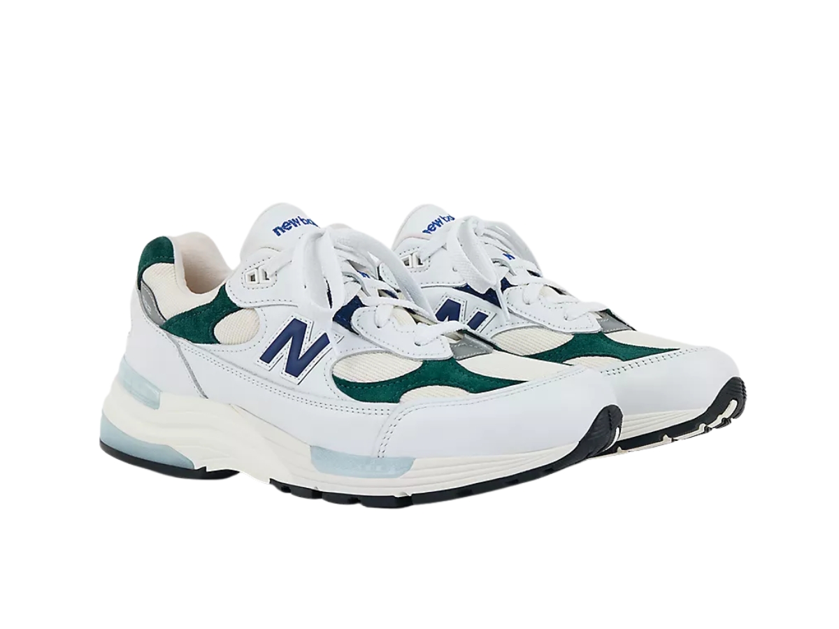 https://d2cva83hdk3bwc.cloudfront.net/u992gb-new-balance-992-white-marsh-green-2.jpg