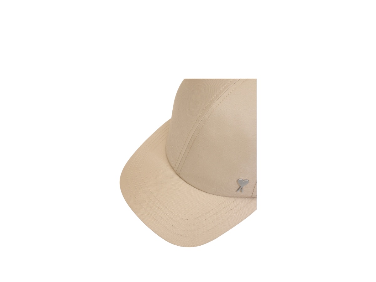 https://d2cva83hdk3bwc.cloudfront.net/ucp268-pa0037-a036-ami-paris-de-coeur-stud-cap-beige-nylon-taupe-beige-3.jpg