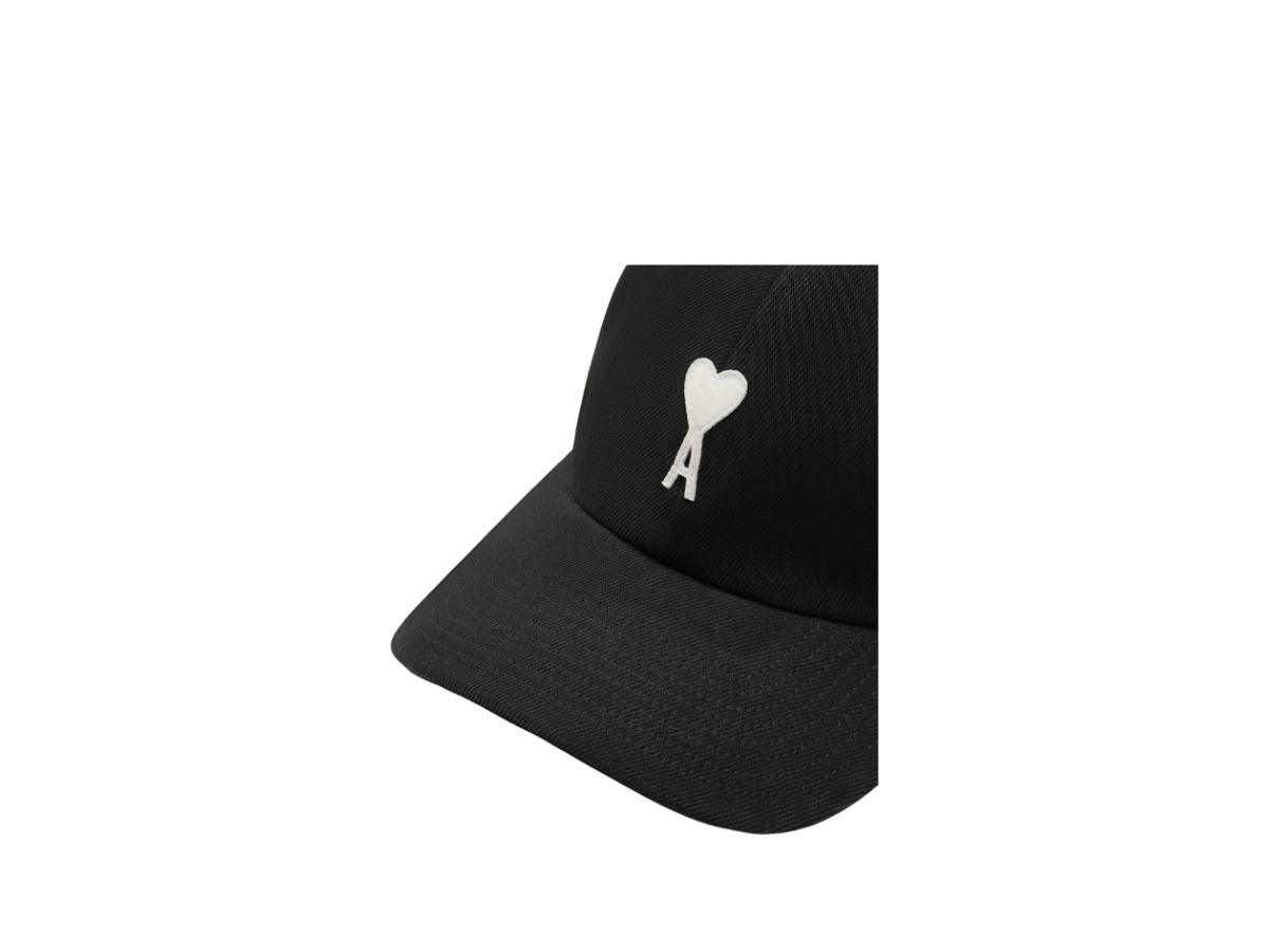 https://d2cva83hdk3bwc.cloudfront.net/ucp277-aw0028-001-ami-paris-de-coeur-felt-patch-cap-black-3.jpg