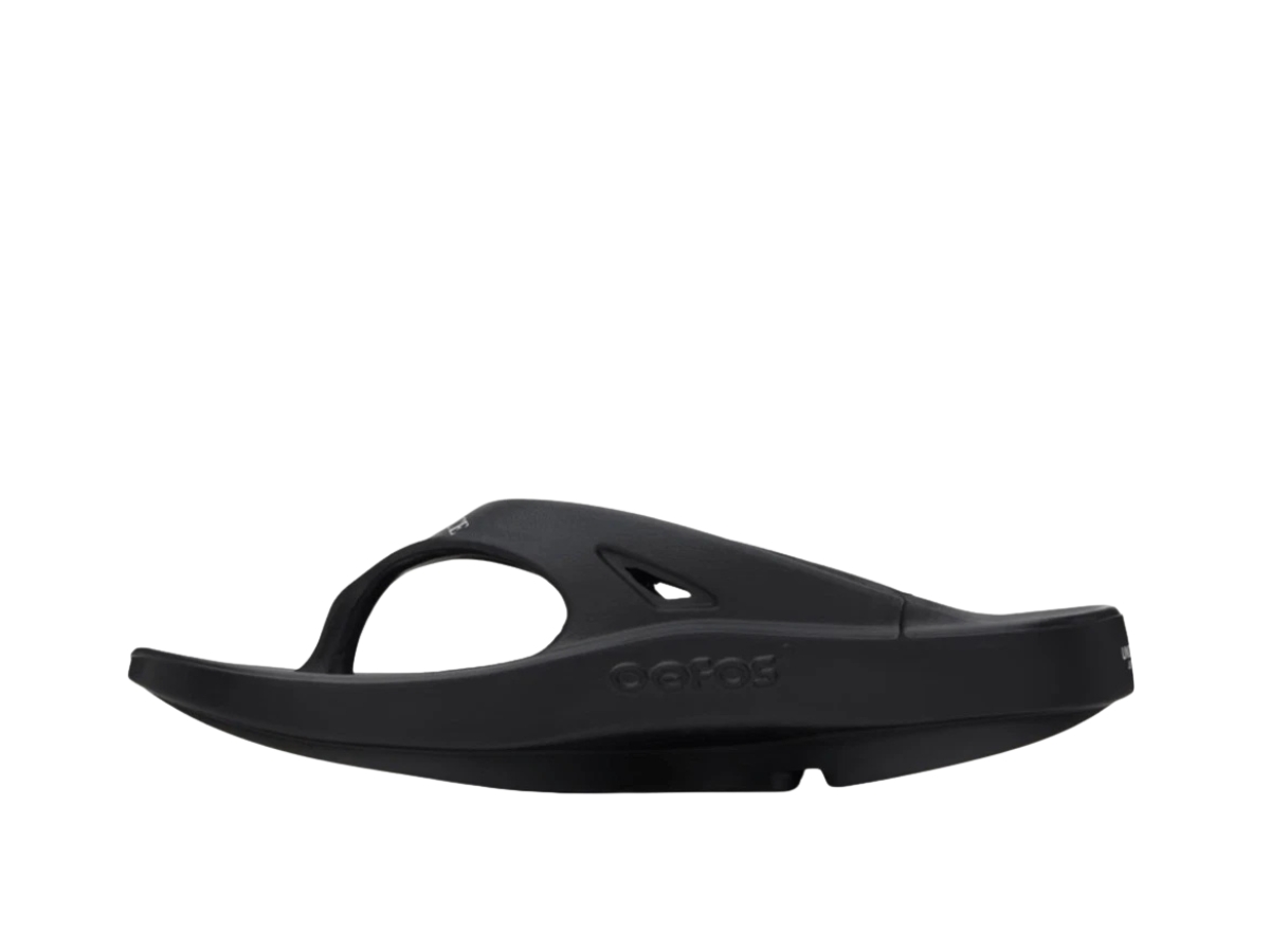 https://d2cva83hdk3bwc.cloudfront.net/udc-sdsuxosffb-undercover-x-oofos-sport-flip-flops-black-2.jpg