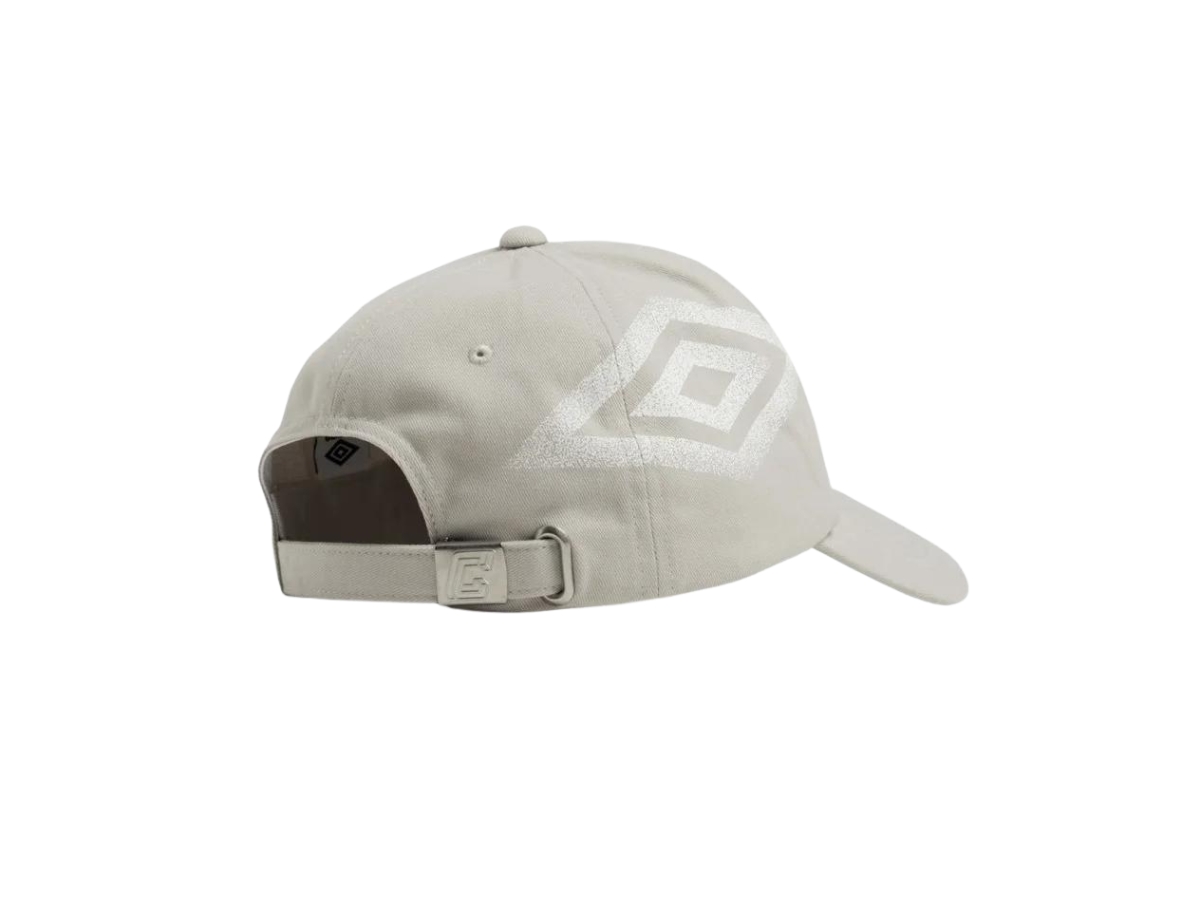 https://d2cva83hdk3bwc.cloudfront.net/umbro-x-carnival-u-cap-logo-off-white-3.jpg