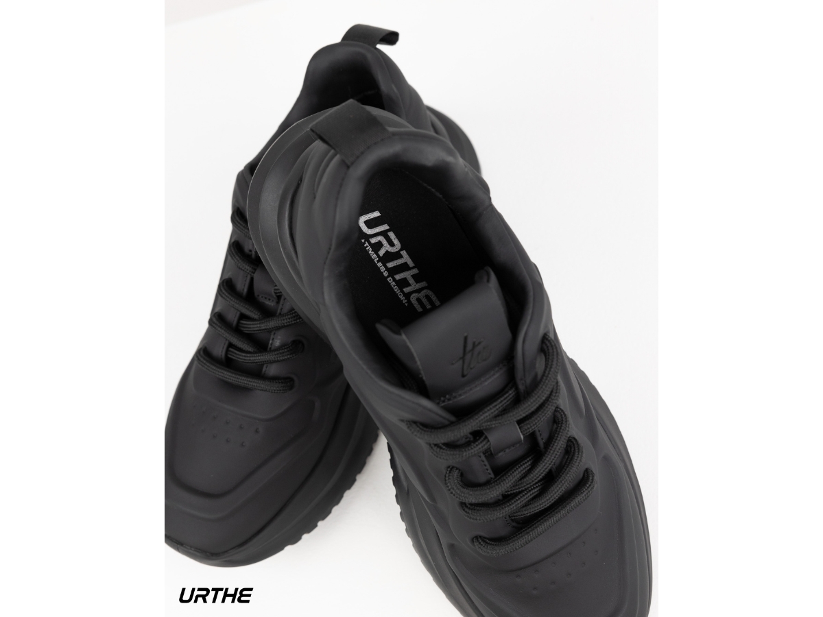 https://d2cva83hdk3bwc.cloudfront.net/urthe-1st-sneaker-black-3.jpg