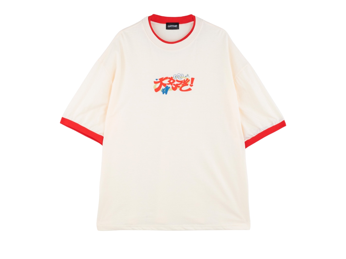 https://d2cva83hdk3bwc.cloudfront.net/urthe-oversized-t-shirt-daisuki-1.jpg