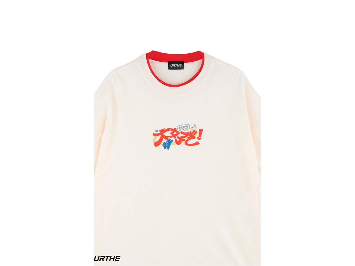 https://d2cva83hdk3bwc.cloudfront.net/urthe-oversized-t-shirt-daisuki-2.jpg