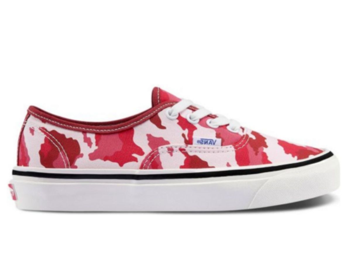 https://d2cva83hdk3bwc.cloudfront.net/vans-authentic-44-dx-anaheim-factory-camo-red-1.jpg