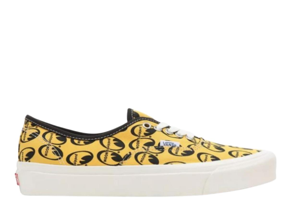 vans authentic mooneyes