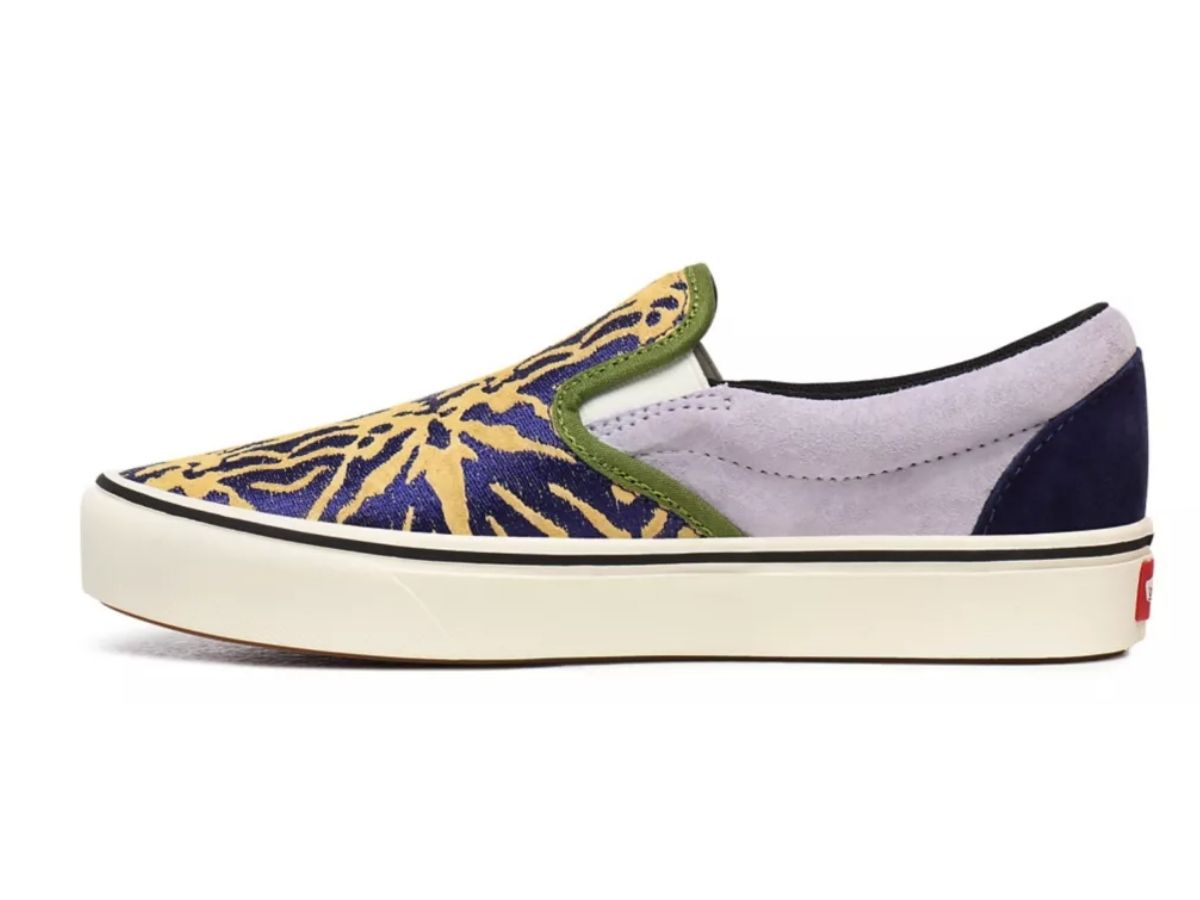 https://d2cva83hdk3bwc.cloudfront.net/vans-bugs-comfycush-slip-on-shoes-2.jpg