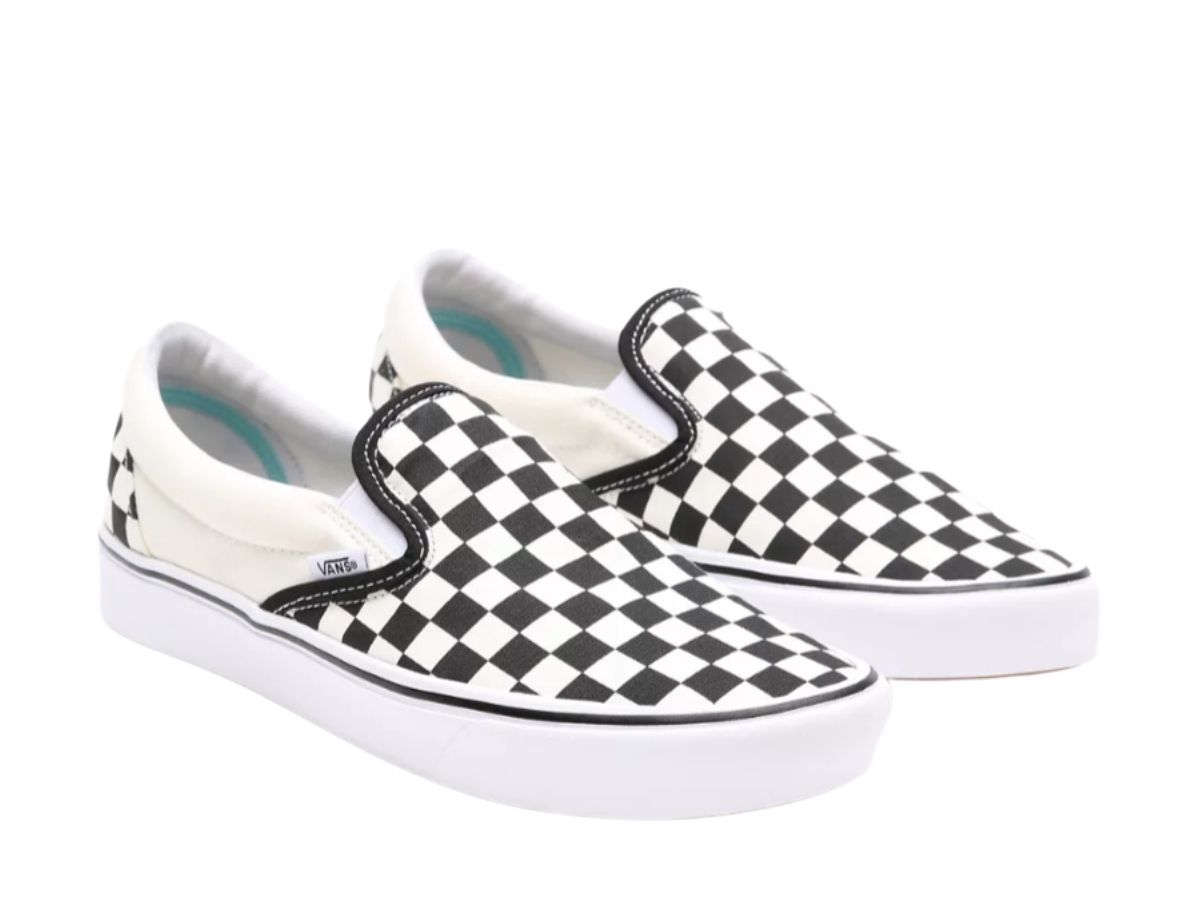 https://d2cva83hdk3bwc.cloudfront.net/vans-comfycush-slip-on-shoes-classic-3.jpg