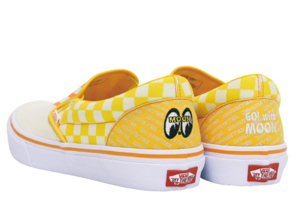 https://d2cva83hdk3bwc.cloudfront.net/vans-japan-x-mooneyes--yokohama-hot-rod-custom-show--slip-on--2017--2.jpg