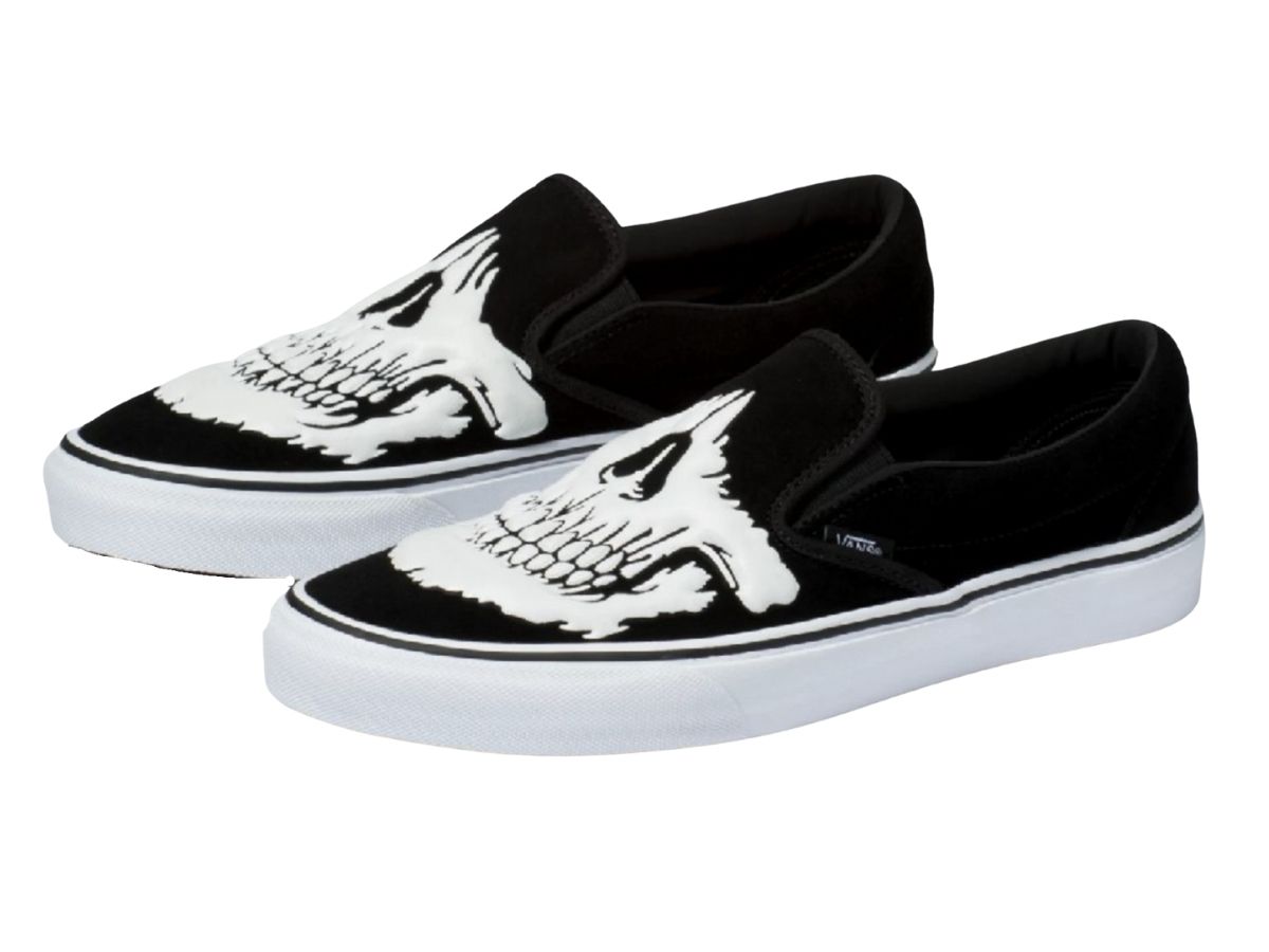 https://d2cva83hdk3bwc.cloudfront.net/vans-jawbones-slip-on-black-2.jpg